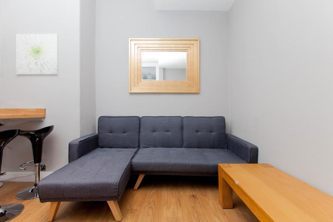 Bright & Homely City Centre Apartment Near Holyrood Единбург Екстериор снимка